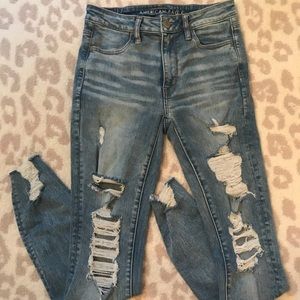 American Eagle Super Distressed Skinny Jeans🤍